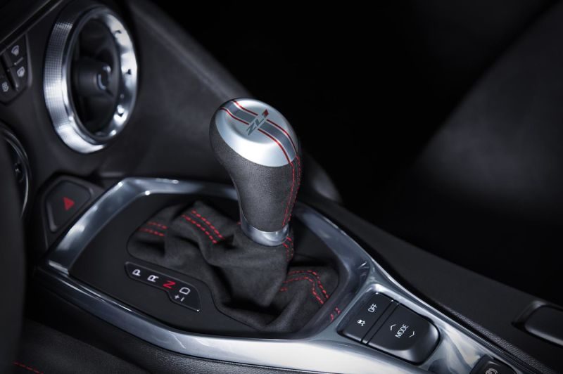 Illustration for article titled El nuevo Camaro ZL1 2017 es una preciosidad con 10 marchas en su cambio automático